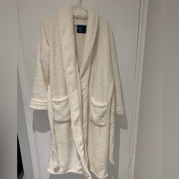 NWT Denver Hayes Robe - Picture 2 of 4